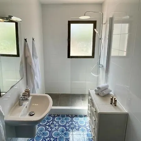 Villa En Con Wi-fi, Aire Acondicionado, Piscina Privada Y Parking - Es-373-54